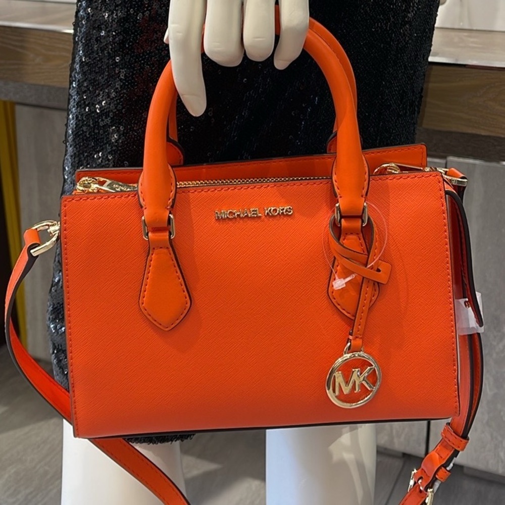 MICHAEL KORS
Sheila Small Faux Saffiano Leather Satchel
Poppy 
NWT